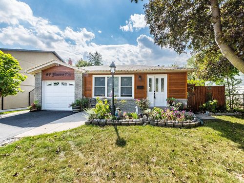 64 Geneva Cres, Brampton, ON, L6S1K9 | Card Image