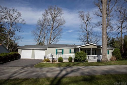 1411 Jonathan Dr, Somerset, PA, 15501-2685 | Card Image