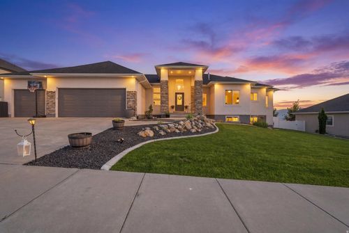 1222 E 300 S, Smithfield, UT, 84335-6815 | Card Image