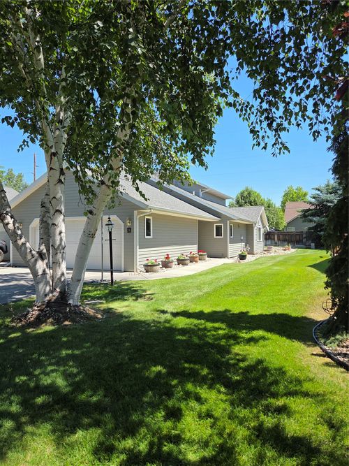 24 Cheyenne Trl, Hamilton, MT, 59840-2560 | Card Image