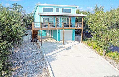 143 Mountainview Dr, Canyon Lake, TX, 78133-6415 | Card Image