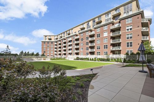 2090-333 W Mifflin Street, Madison, WI, 53703 | Card Image