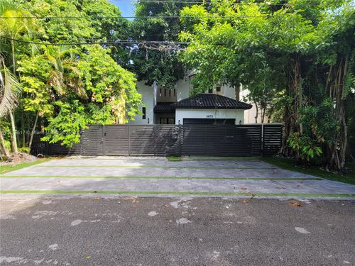 3675 Loquat Ave, Miami, FL, 33133-6217 | Card Image