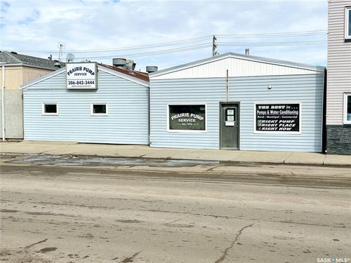 405 &amp; 407 Railway Avenue, Weyburn, SK, S4H0A7 | Card Image