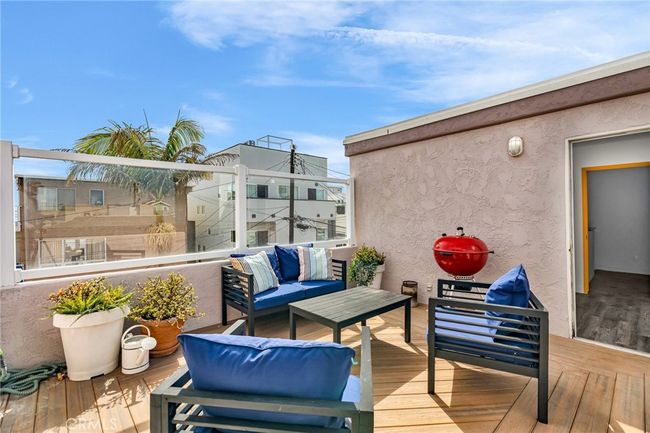 15 69 Th Pl, Home with 5 bedrooms, 5 bathrooms and 3 parking in Long Beach CA | Image 16