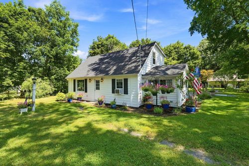 227 New St, Rehoboth, MA, 02769-2914 | Card Image