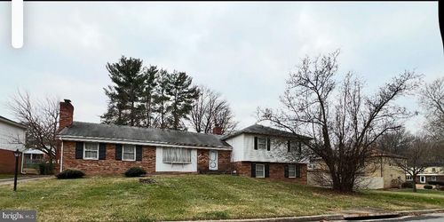 3712 Baskerville Dr, Mitchellville, MD, 20721-2404 | Card Image