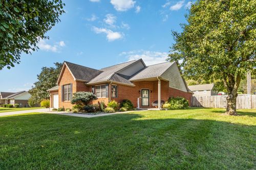 225 Jackson Ln, Somerset, KY, 42501-4951 | Card Image