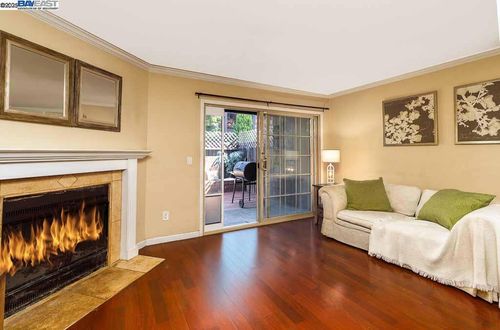 1482 Parkway Dr, Rohnert Park, CA, 94928-4723 | Card Image