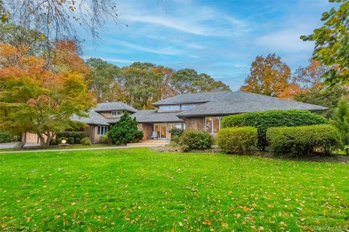 18 Golf Club Rd, Saint James, NY, 11780-3905 | Card Image