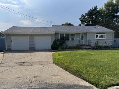 78 Hilltop Dr, Brentwood, NY, 11717-4816 | Card Image