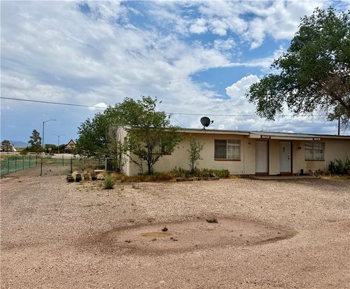 21425 W I40, Seligman, AZ, 86337 | Card Image