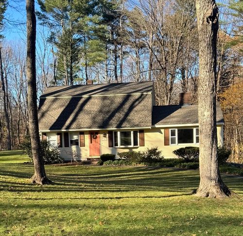 11 Canterbury Dr, Georgetown, MA, 01833-2309 | Card Image