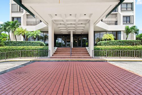 2202-5600 N Flagler Dr, West Palm Beach, FL, 33407-2648 | Card Image