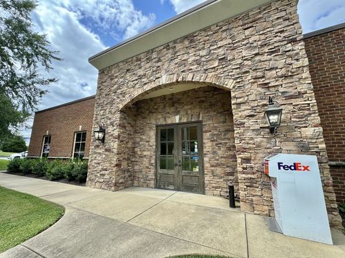 212 N Castle Heights Ave, Lebanon, TN, 37087-2712 | Card Image