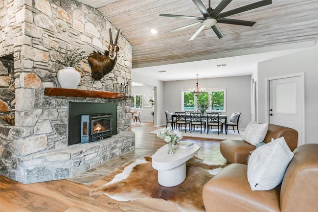 2305 Manana St, House other with 4 bedrooms, 4 bathrooms and 6 parking in Austin TX | Image 10