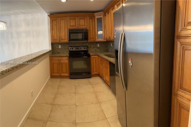 APT-207 - 19390 Collins Ave, Condo with 2 bedrooms, 2 bathrooms and null parking in Sunny Isles Beach FL | Image 28