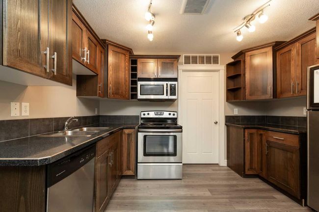 6 - 893 Mt Sundance Manor W, Townhouse with 2 bedrooms, 1 bathrooms and 1 parking in Lethbridge AB | Image 9