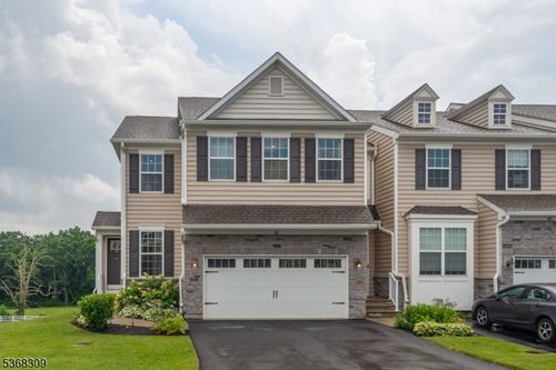 601-601 Charleston Dr, Monroe Twp, NJ, 08831-3329 | Card Image