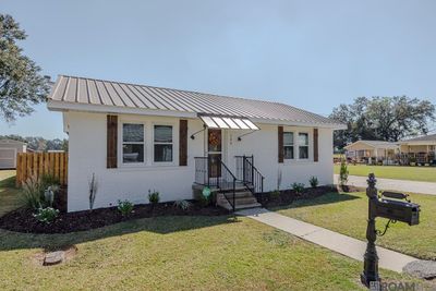 105 Landry Lasseigne St, House other with 2 bedrooms, 1 bathrooms and null parking in Donaldsonville LA | Image 1