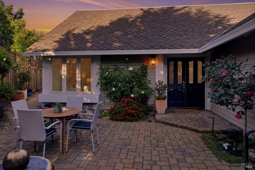 488 Casa Verde Cir, Petaluma, CA, 94954-5612 | Card Image