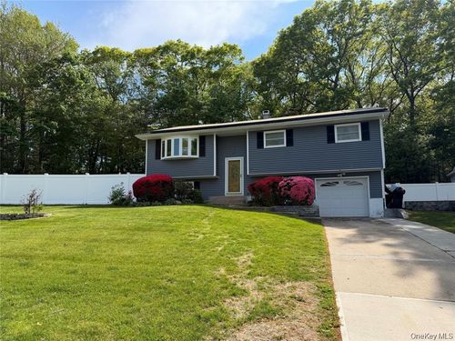 35 Shelton Ct, Ronkonkoma, NY, 11779-1857 | Card Image