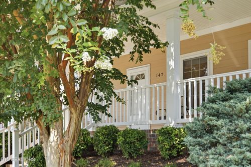 147 Liberty Ct, Oak Ridge, TN, 37830-6867 | Card Image