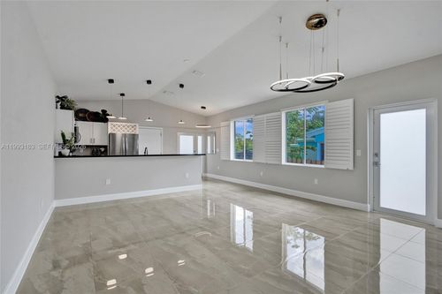 62-62 Ne 26th St, Wilton Manors, FL, 33305-1028 | Card Image