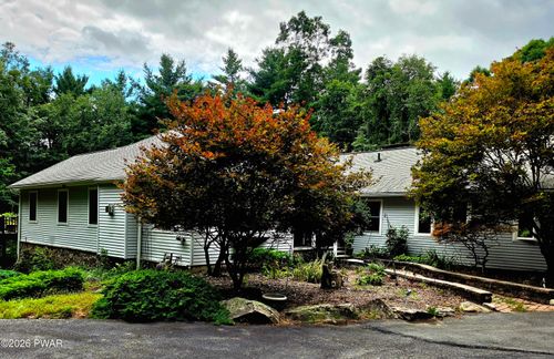 52 Milky Way, Hawley, PA, 18428-4613 | Card Image