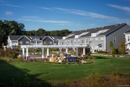 90-495 Middle Country Rd, Selden, NY, 11784-2595 | Card Image