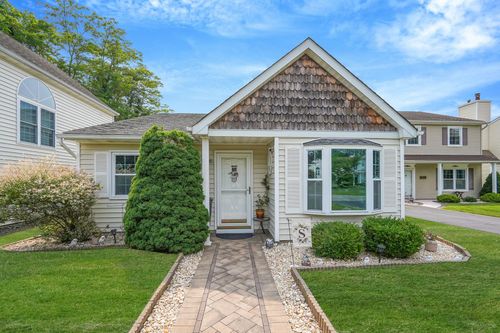 8 Peacock Path, Coram, NY, 11727-2159 | Card Image