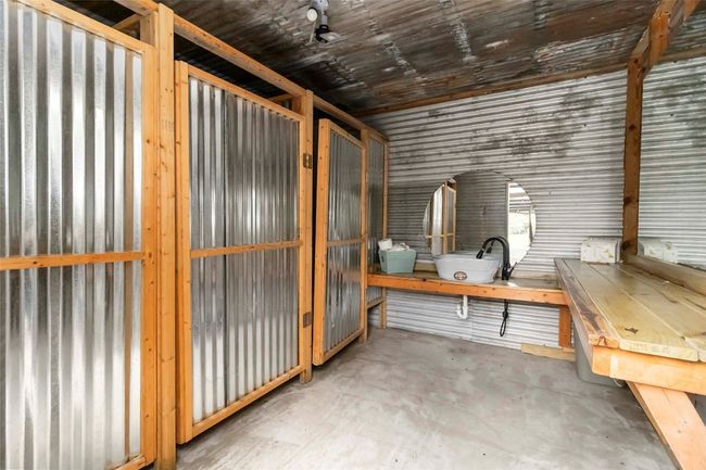 One of two outdoor bathrooms for the pavilion | Image 32