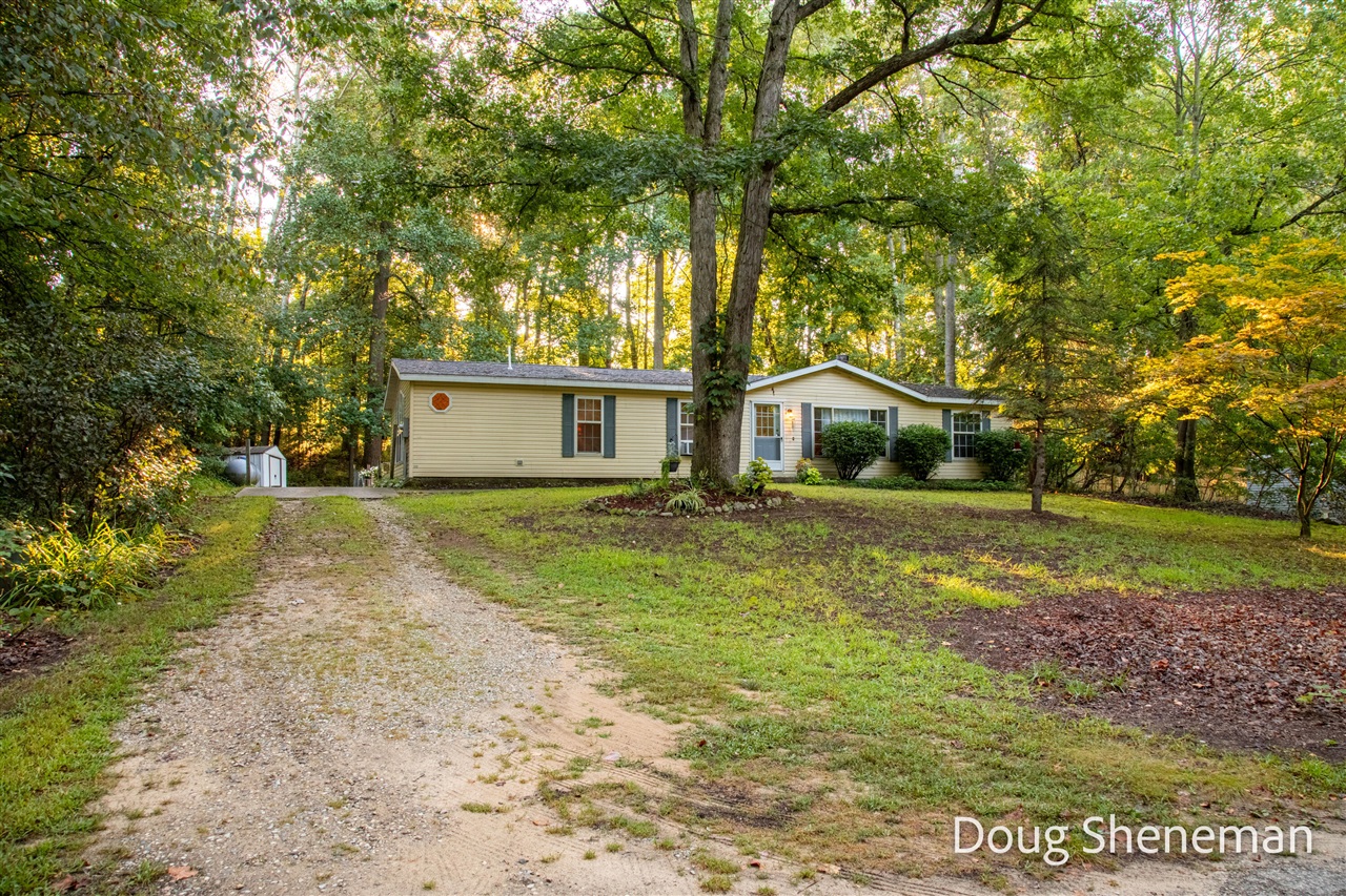 Benjamin Dr, Allegan, MI 49010