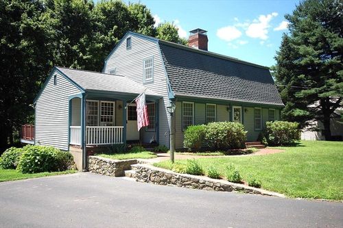 89 Medway St, Norfolk, MA, 02056-1348 | Card Image