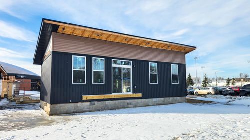 801 17th Ave N, Fargo, ND, 58102-2226 | Card Image