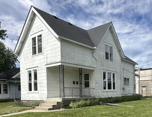 160 Oak St, Rossford, OH, 43460-1233 | Card Image