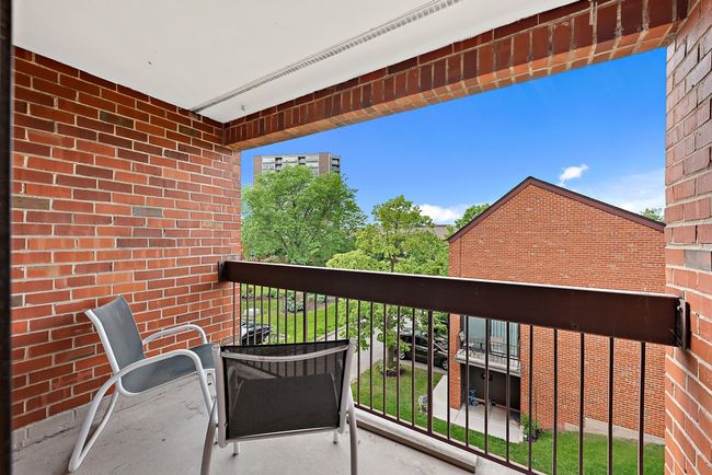 APT-310 - 3801 Appian Way, Home with 3 bedrooms, 2 bathrooms and null parking in Glenview IL | Image 15
