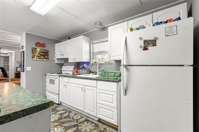 3175 Ne 162 Nd St, House other with 2 bedrooms, 2 bathrooms and null parking in CITRA FL | Image 6