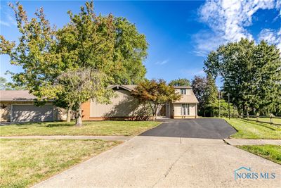 516 Highland Drive, House other with 4 bedrooms, 2 bathrooms and 2 parking in Rossford OH | Image 2