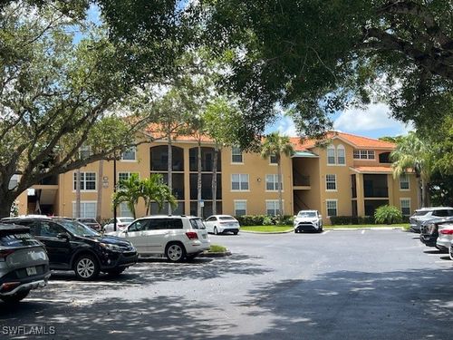 2107-8635 River Homes Ln, BONITA SPRINGS, FL, 34135-4368 | Card Image