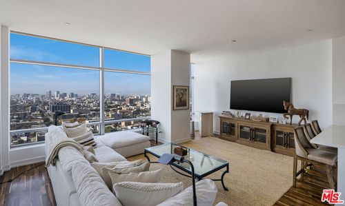 29h-900 W Olympic Blvd, LOS ANGELES, CA, 90015 | Card Image