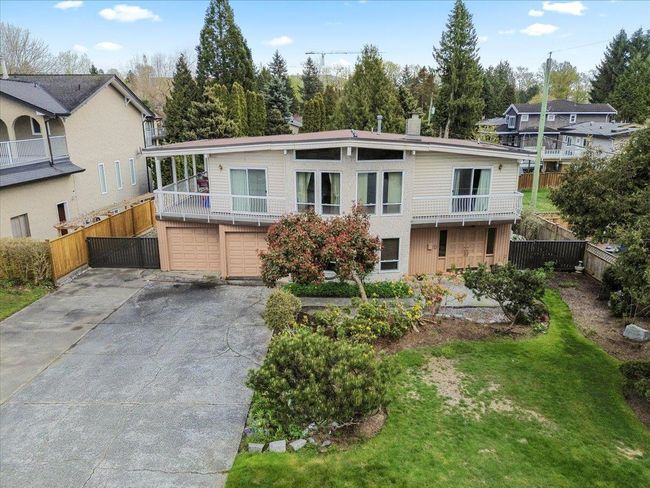 3150 Chrisdale Avenue, House other with 5 bedrooms, 2 bathrooms and 4 parking in Burnaby BC | Image 2