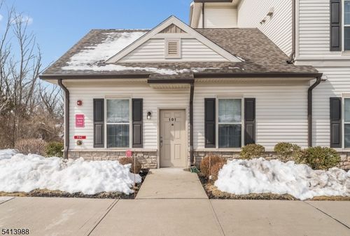 101 Altra Rd, Flemington, NJ, 08822-7248 | Card Image