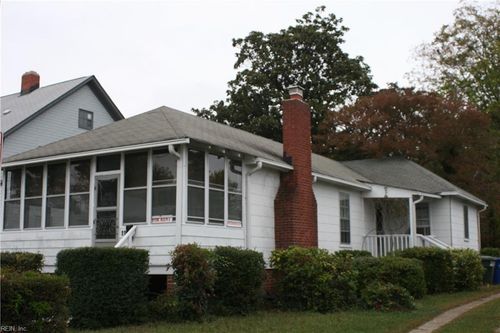 110 Maple Ave, Newport News, VA, 23607-5542 | Card Image