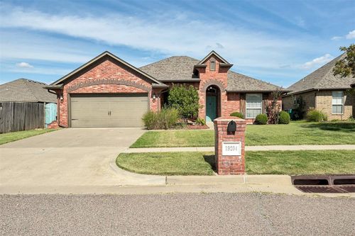 19204 Green Springs Drive, Edmond, OK, 73012 | Card Image