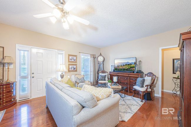 Living Room | Image 15