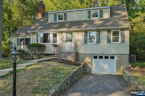 10 Hilltop Ter, Wayne, NJ, 07470-5808 | Card Image
