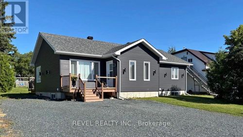 172 Thirteenth Ave, Cochrane, ON, P0L1C0 | Card Image