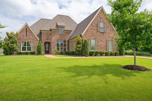 4513 Chestnut Hill Dr, Collierville, TN, 38017-1498 | Card Image