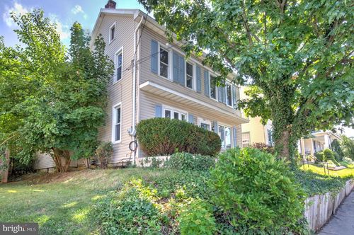 1319 W Main St, EPHRATA, PA, 17522-1313 | Card Image